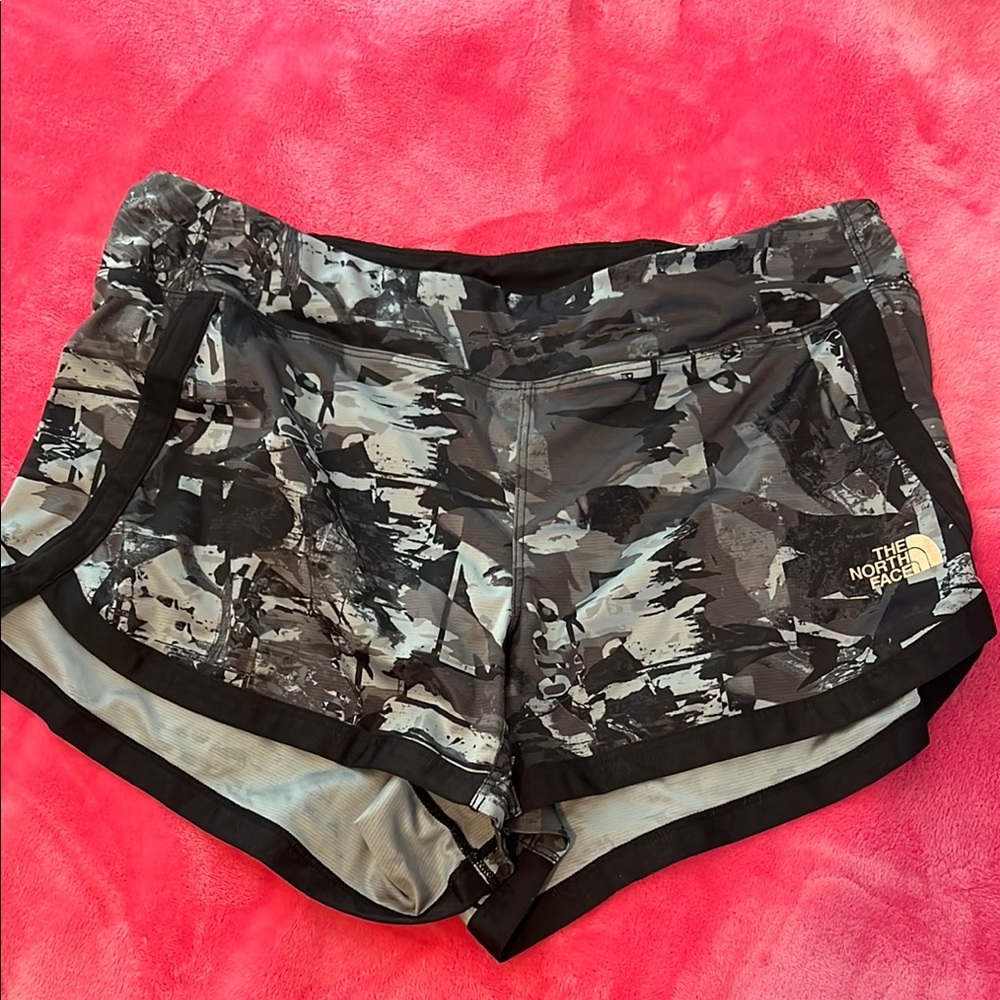 The North Face Athletic lined Shorts with Elastic Waistband